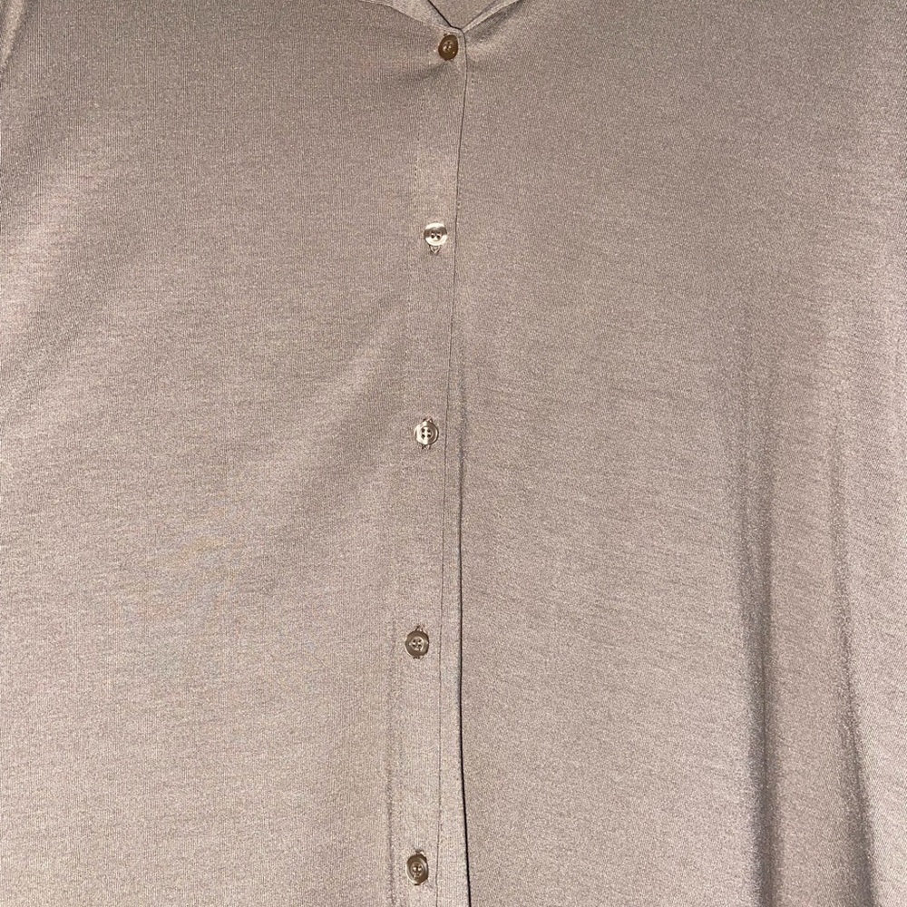 🆕Button up Blouse🆕 - Picture 5 of 12